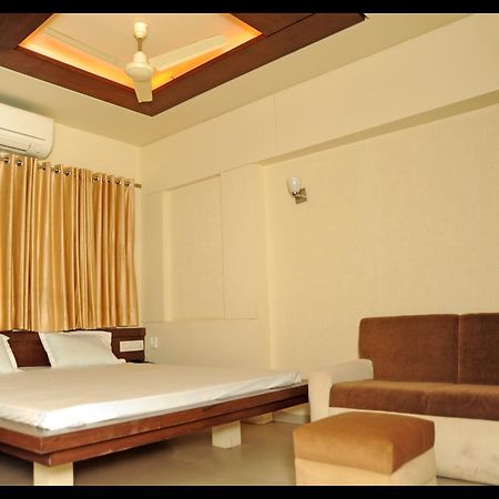Tulsi Motel Nadiād Exterior foto