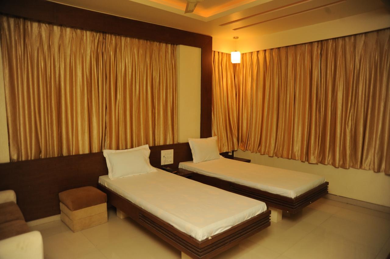 Tulsi Motel Nadiād Exterior foto